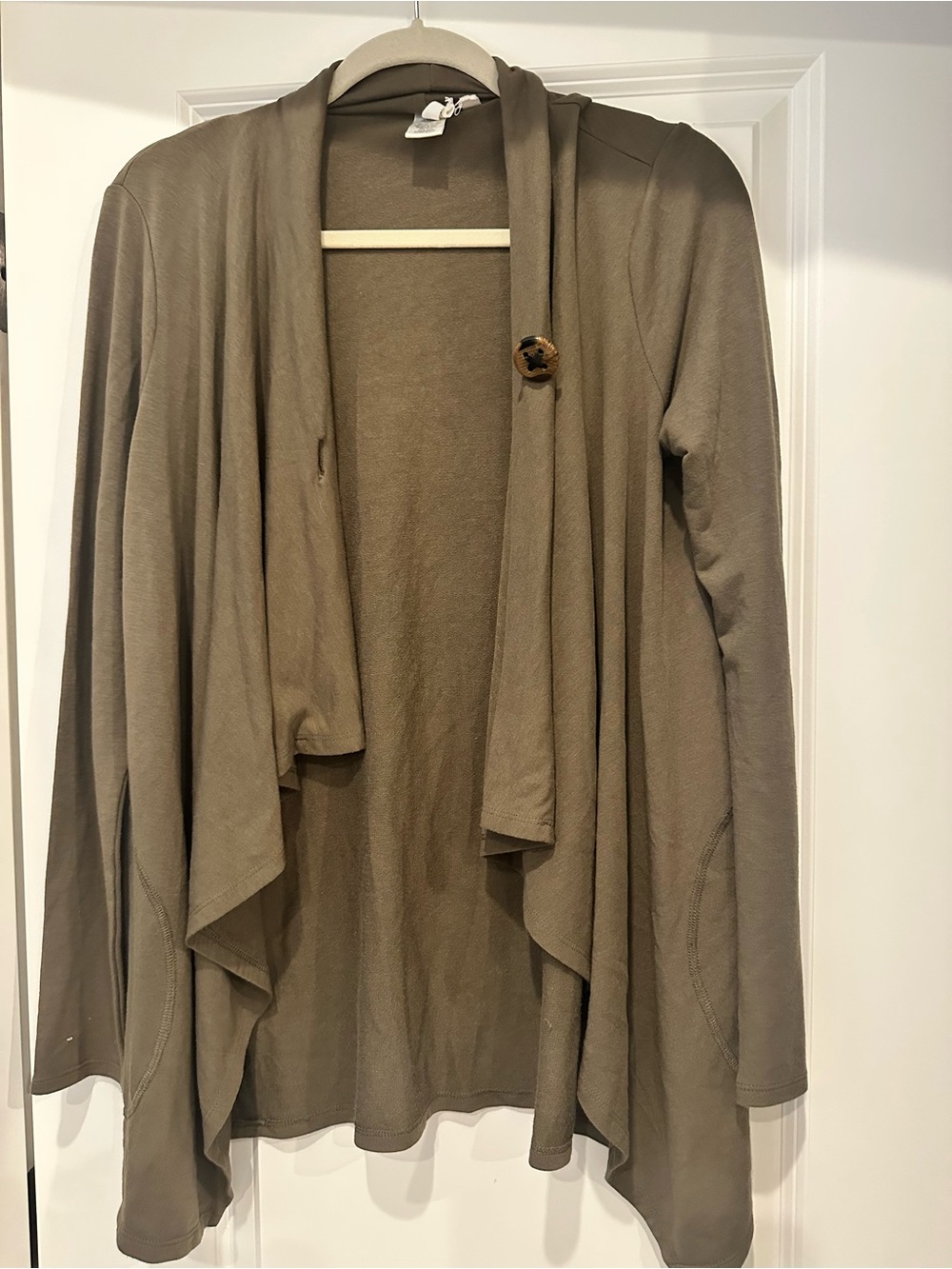Cable & Gauge Taupe Draped Open-Front Cardigan